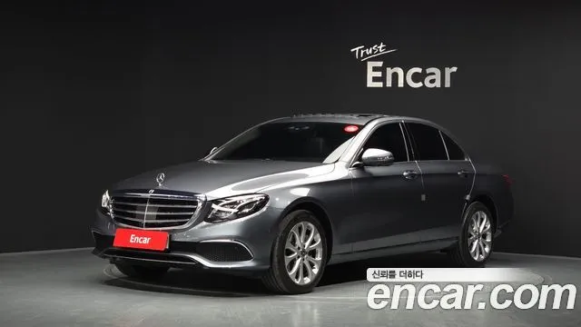 Mercedes-Benz E-Class E300 4MATIC Exclusive