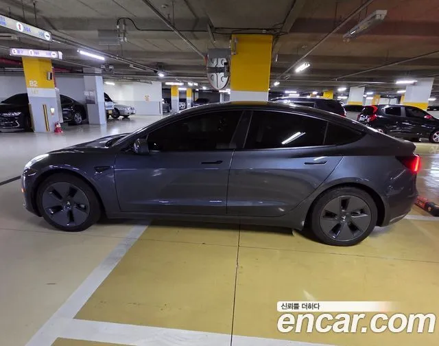 Tesla Model 3 RWD