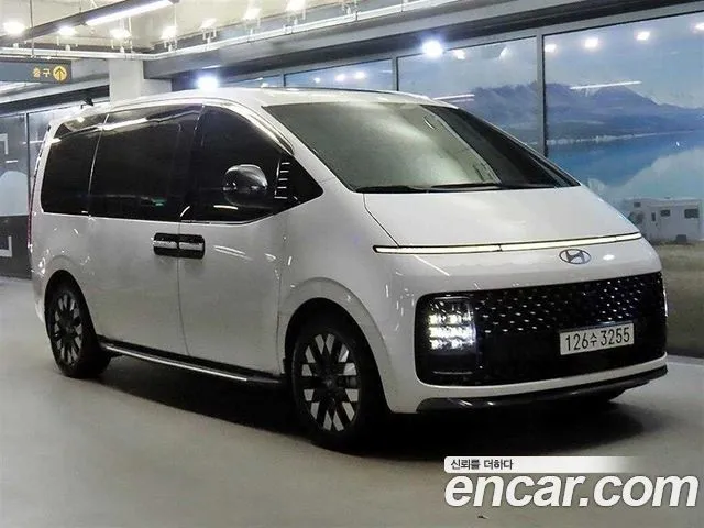 Hyundai Staria HEV 1.6 Lounge 9-Seater