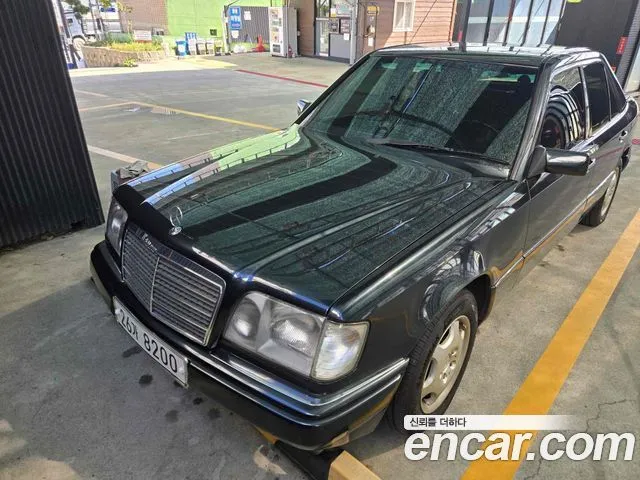 Mercedes-Benz E-Class E200