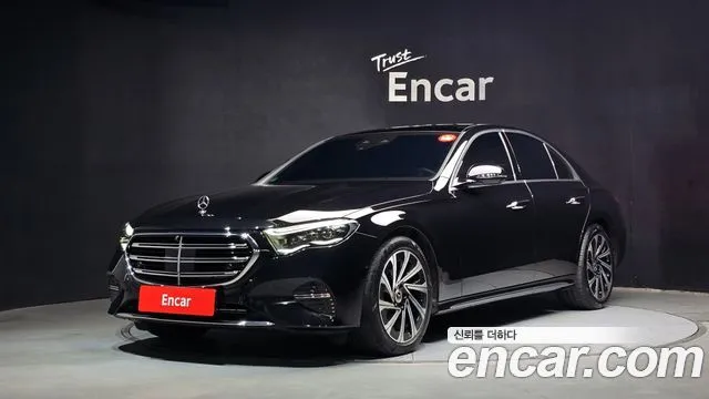 Mercedes-Benz E-Class E300 4MATIC Exclusive