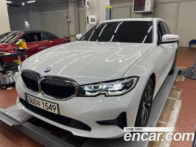 BMW 3-Series 320i