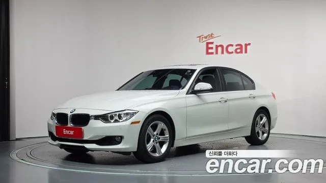 BMW 3-Series 320i