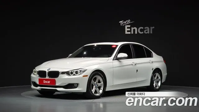 BMW 3-Series 320i