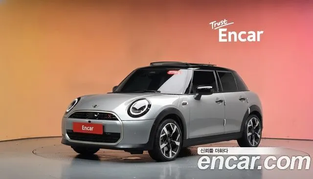 Mini Cooper 5 Door Favoured