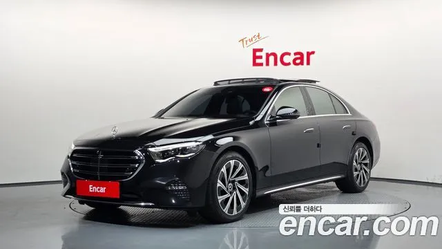 Mercedes-Benz E-Class E300 4MATIC Exclusive
