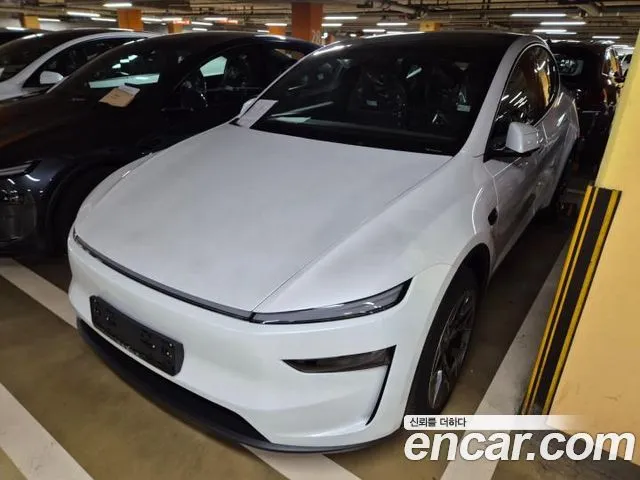 Tesla Model Y L Long Range AWD