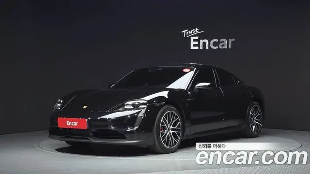 Porsche Taycan 4S