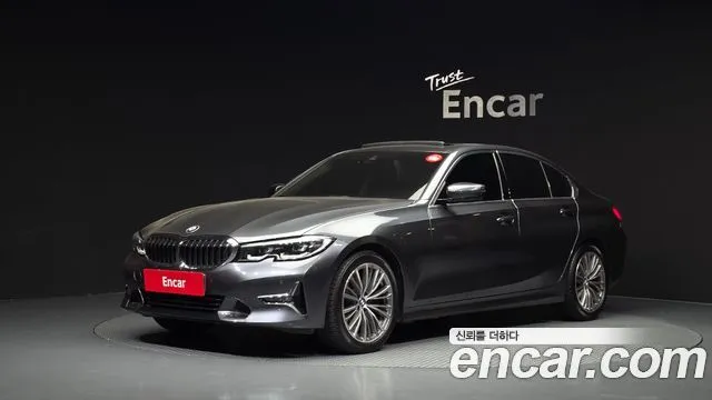 BMW 3-Series 320i Luxury