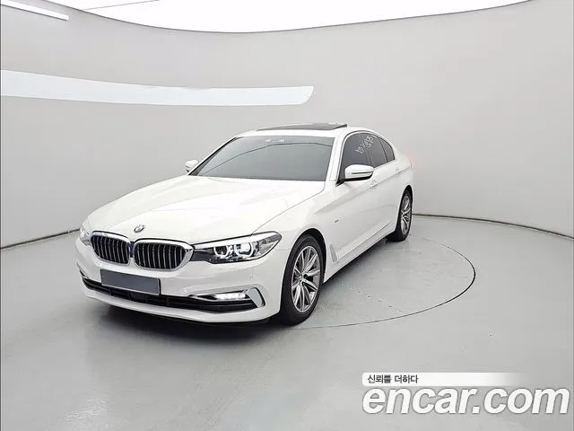 BMW 5-Series 520i Luxury