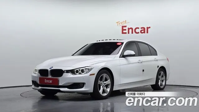 BMW 3-Series 320i