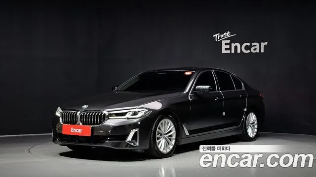 BMW 5-Series 520i Luxury