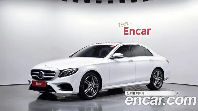 Mercedes-Benz E-Class E300 4MATIC AMG Line