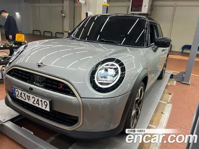 Mini Cooper 5 Door Favoured