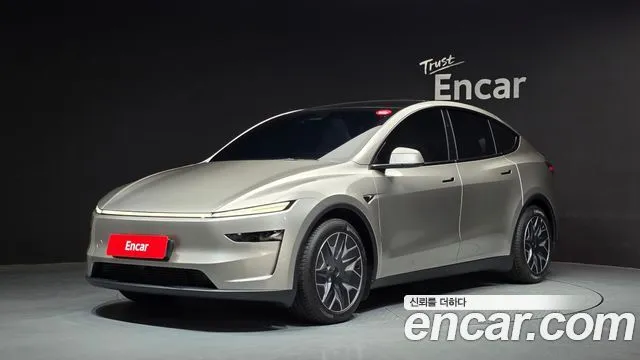 Tesla Model Y L Long Range AWD