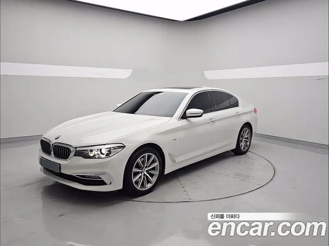BMW 5-Series 520i Luxury