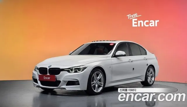 BMW 3-Series 330i M Sport Shadow