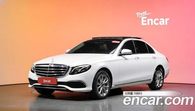 Mercedes-Benz E-Class E300 4MATIC Exclusive