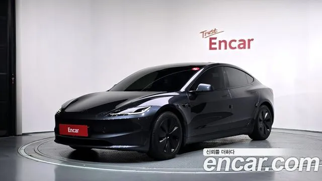 Tesla Model 3 RWD