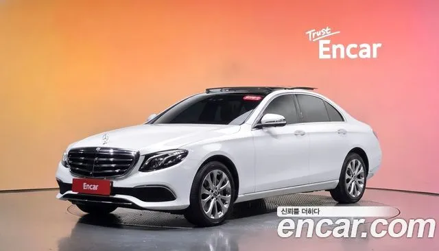 Mercedes-Benz E-Class E300 4MATIC Exclusive