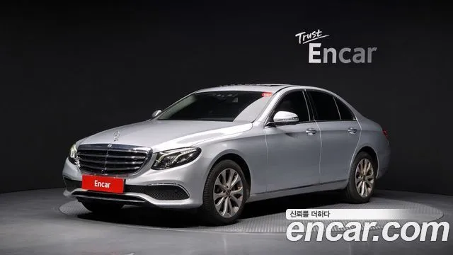 Mercedes-Benz E-Class E300 4MATIC Exclusive