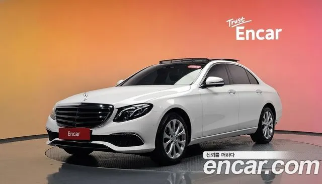 Mercedes-Benz E-Class E300 4MATIC Exclusive
