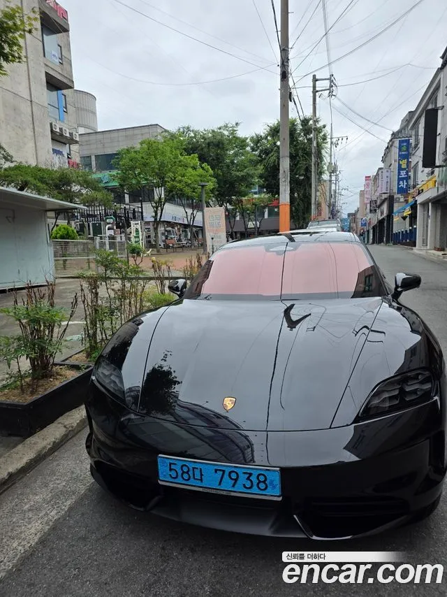Porsche Taycan Base 4