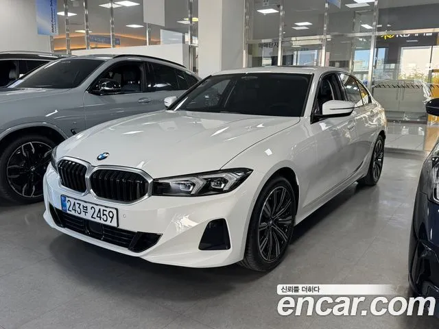 BMW 3-Series 320i