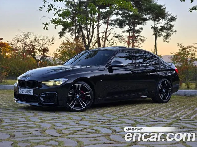 BMW 3-Series 330i M Sport Shadow