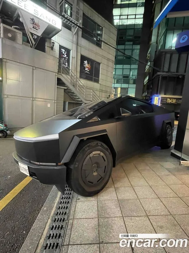 Tesla Cybertruck Cyberbeast