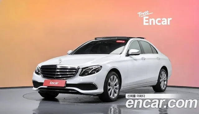 Mercedes-Benz E-Class E300 4MATIC Exclusive