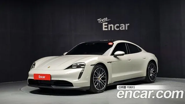 Porsche Taycan Base
