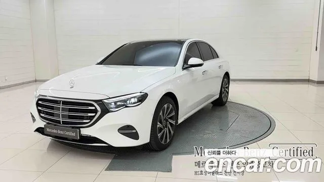 Mercedes-Benz E-Class E300 4MATIC Exclusive