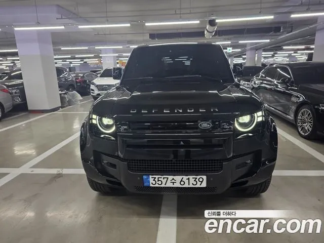 Land Rover Defender 110 P300 X-Dynamic SE