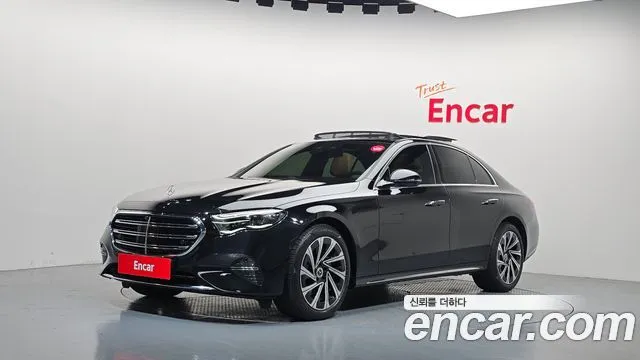 Mercedes-Benz E-Class E300 4MATIC Exclusive