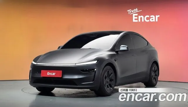 Tesla Model Y L Long Range AWD