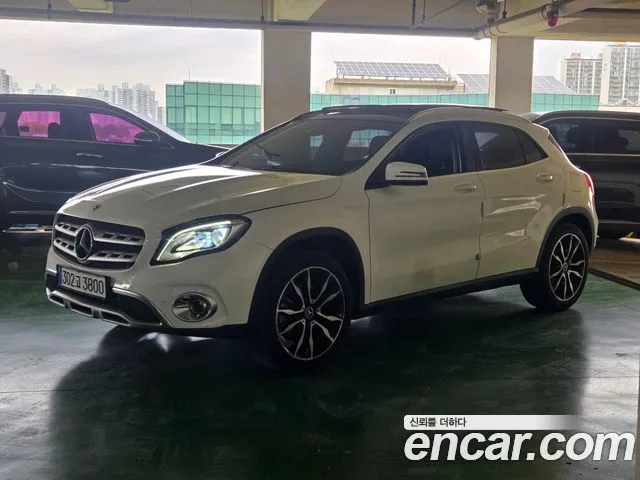 Mercedes-Benz GLA-Class GLA250 4MATIC
