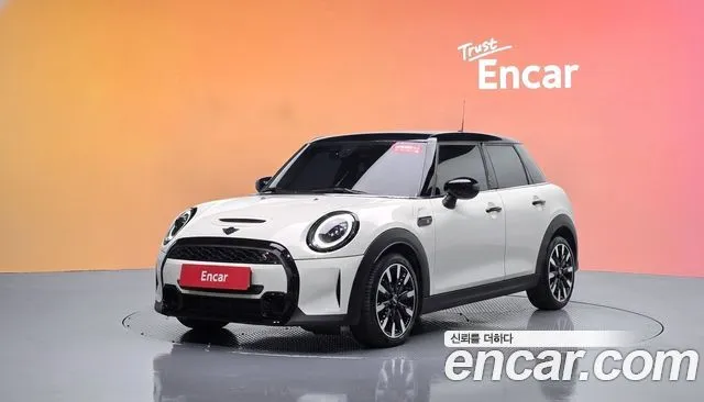 Mini Cooper 5Door Classic Launch Pack