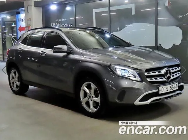Mercedes-Benz GLA-Class GLA220