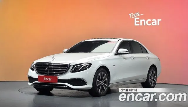 Mercedes-Benz E-Class E300e 4MATIC Exclusive