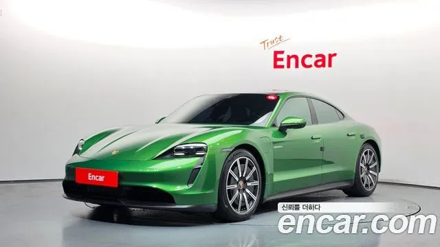 Porsche Taycan Base