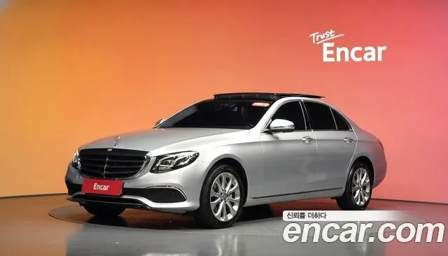 Mercedes-Benz E-Class E300 4MATIC Exclusive