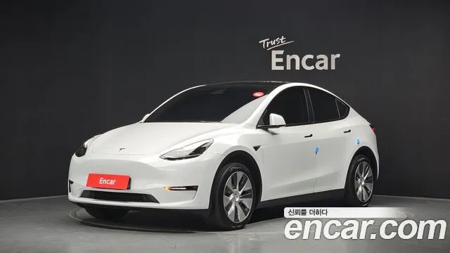 Tesla Model Y Standard Range RWD