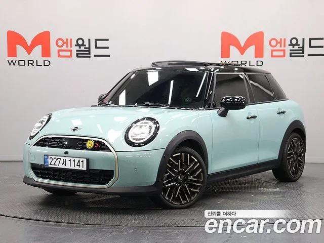 Mini Cooper 5 Door Favoured