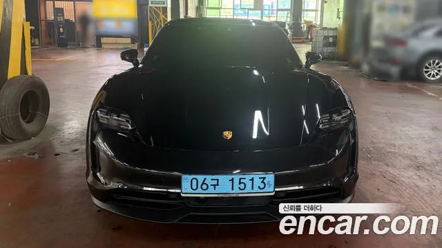 Porsche Taycan Base