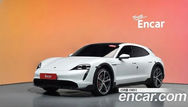 Porsche Taycan 4S Cross Turismo