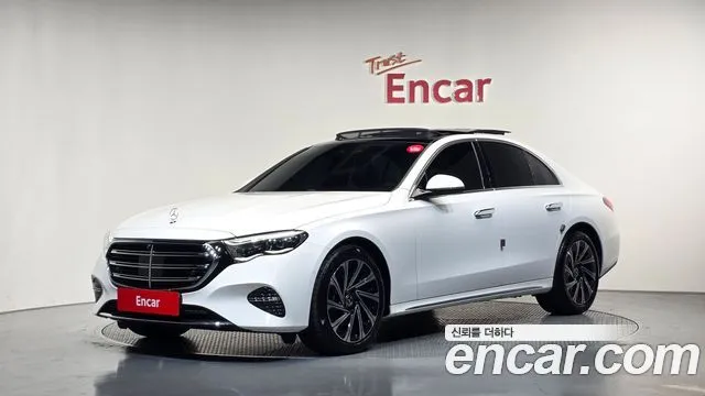 Mercedes-Benz E-Class E300 4MATIC Exclusive
