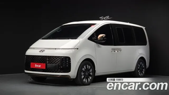 Hyundai Staria HEV 1.6 Lounge 7-Seater