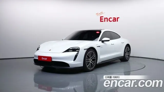 Porsche Taycan Base