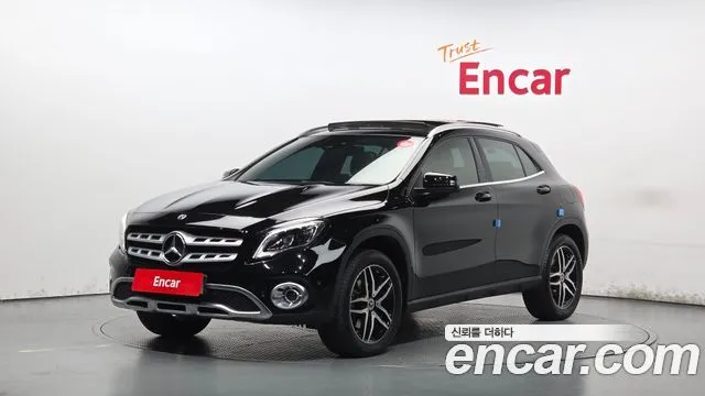 Mercedes-Benz GLA-Class GLA220 Premium
